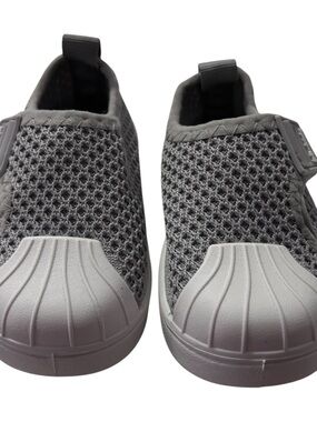 Kids Slip-On Mesh Sneakers size 7.5 toddler